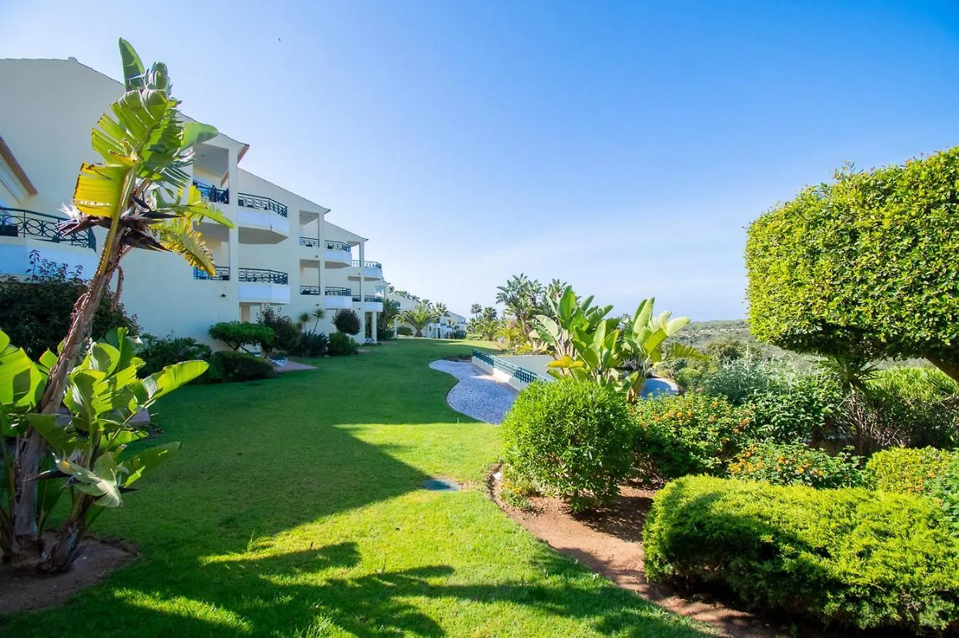 42 Presa Do Moura - Elegant 2-Bedroom Townhouse Carvoeiro  Carvoeiro (Lagoa)