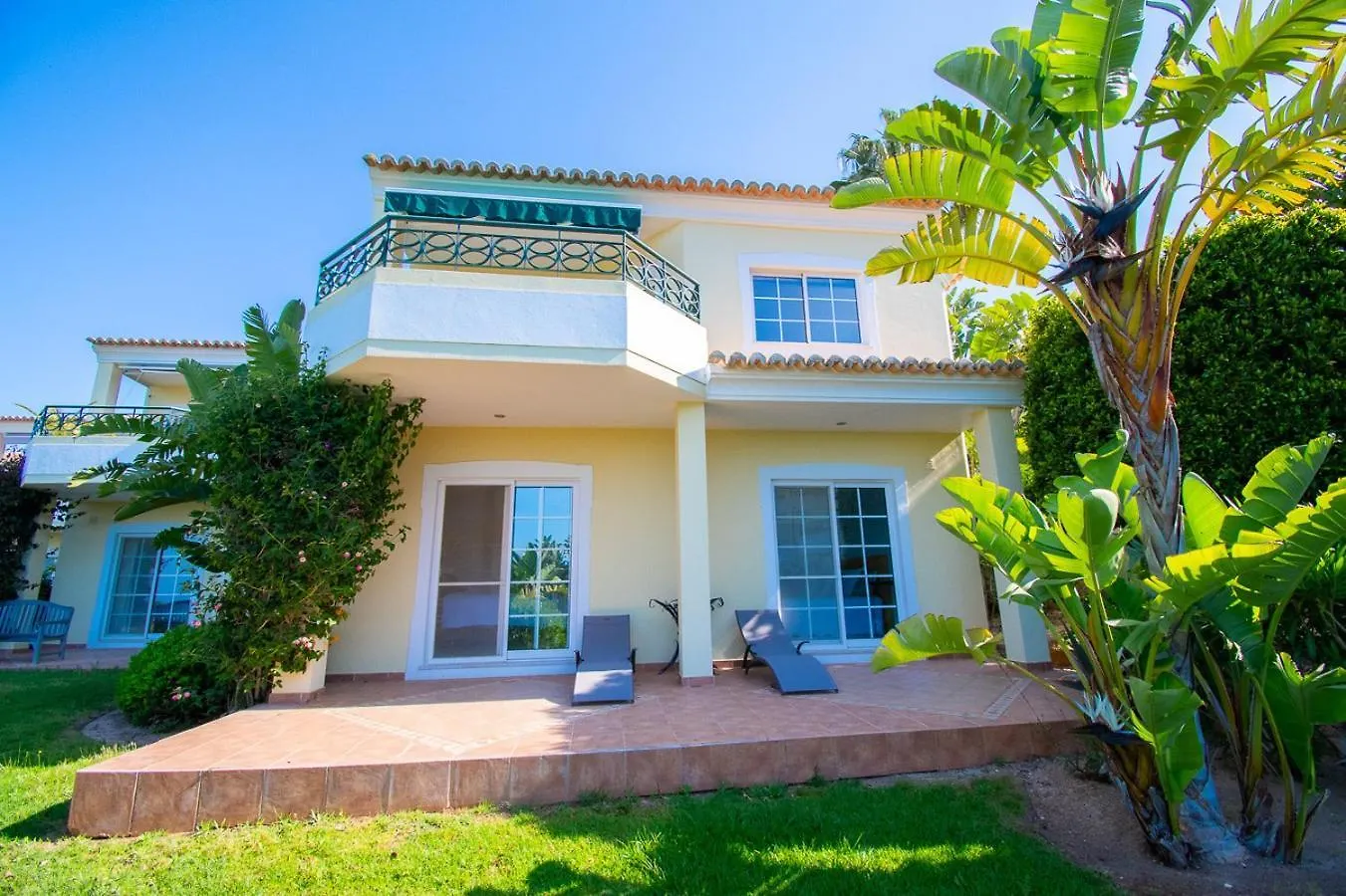 42 Presa Do Moura - Elegant 2-Bedroom Townhouse Carvoeiro  0*, Carvoeiro (Lagoa)