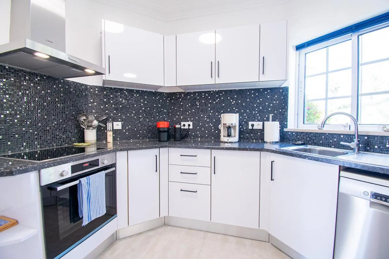 42 Presa Do Moura - Elegant 2-Bedroom Townhouse Carvoeiro  0*, Carvoeiro (Lagoa)