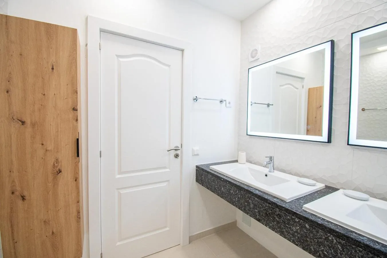 42 Presa Do Moura - Elegant 2-Bedroom Townhouse Carvoeiro  Holiday home Carvoeiro (Lagoa)
