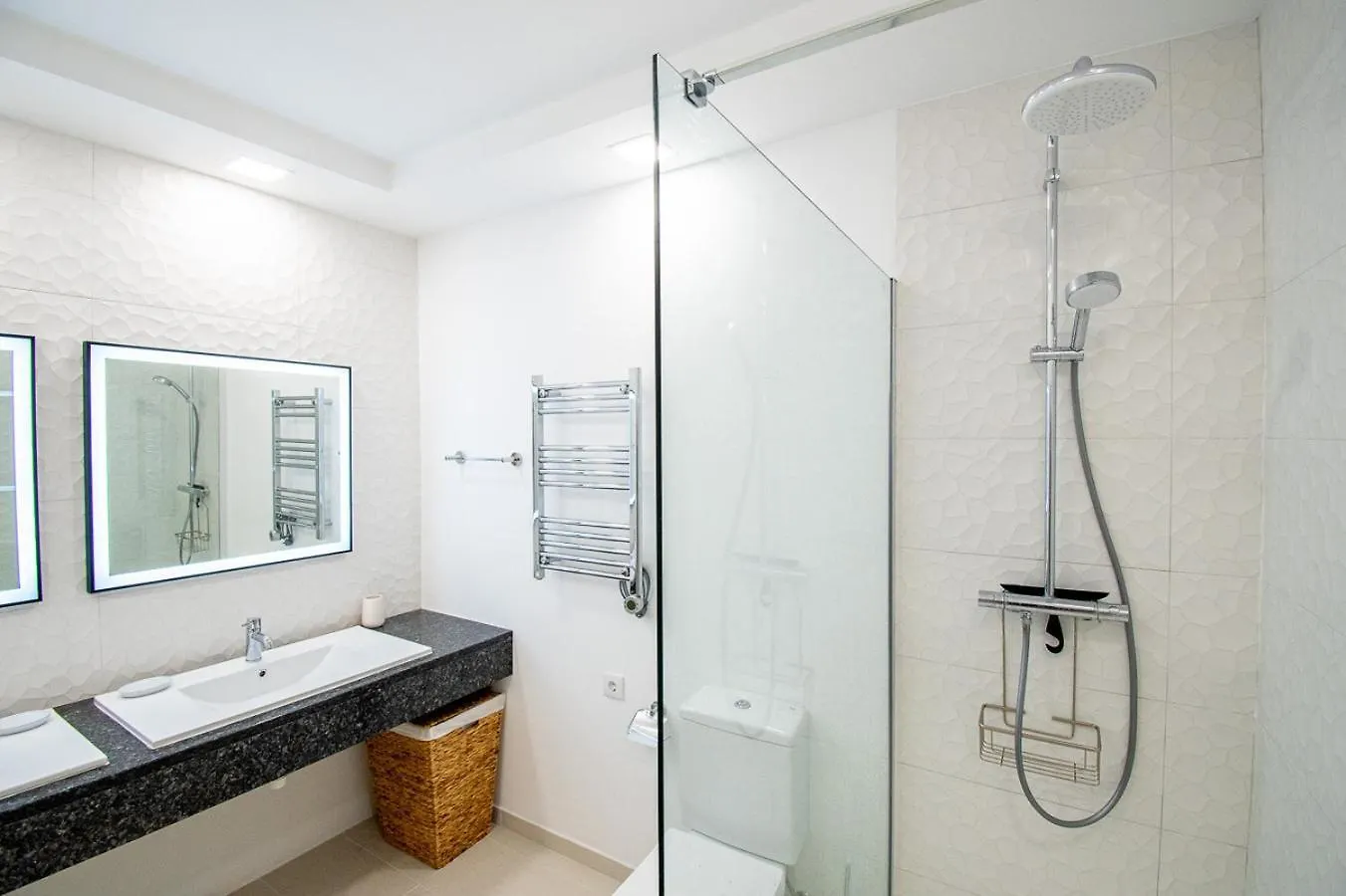 42 Presa Do Moura - Elegant 2-Bedroom Townhouse Carvoeiro