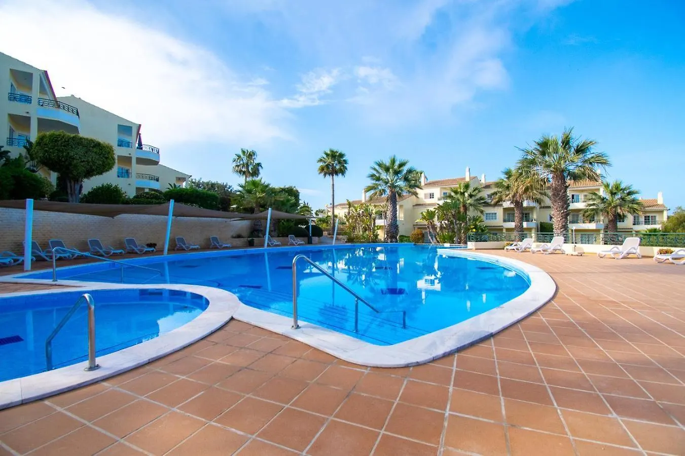 42 Presa Do Moura - Elegant 2-Bedroom Townhouse Carvoeiro  0*, Carvoeiro (Lagoa)