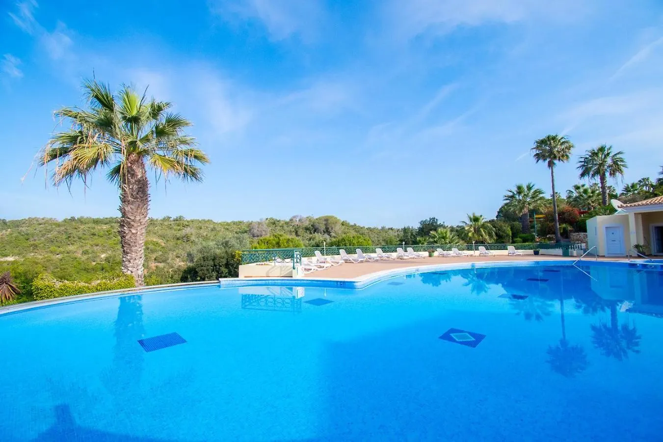Holiday home 42 Presa Do Moura - Elegant 2-Bedroom Townhouse Carvoeiro  Portugal