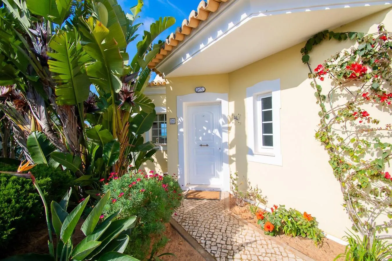 42 Presa Do Moura - Elegant 2-Bedroom Townhouse Carvoeiro