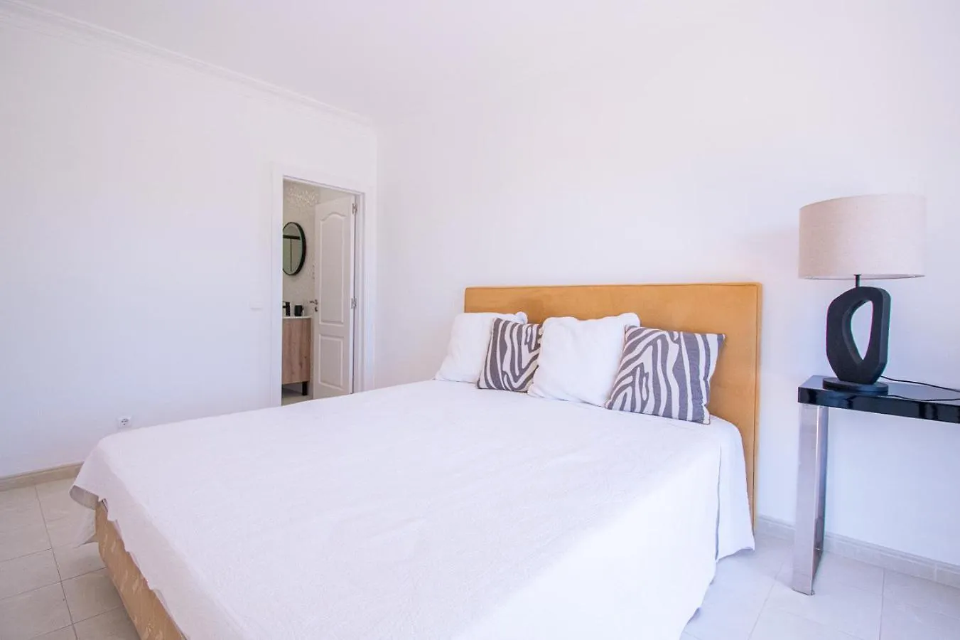Semesterbostad 42 Presa Do Moura - Elegant 2-Bedroom Townhouse Carvoeiro
